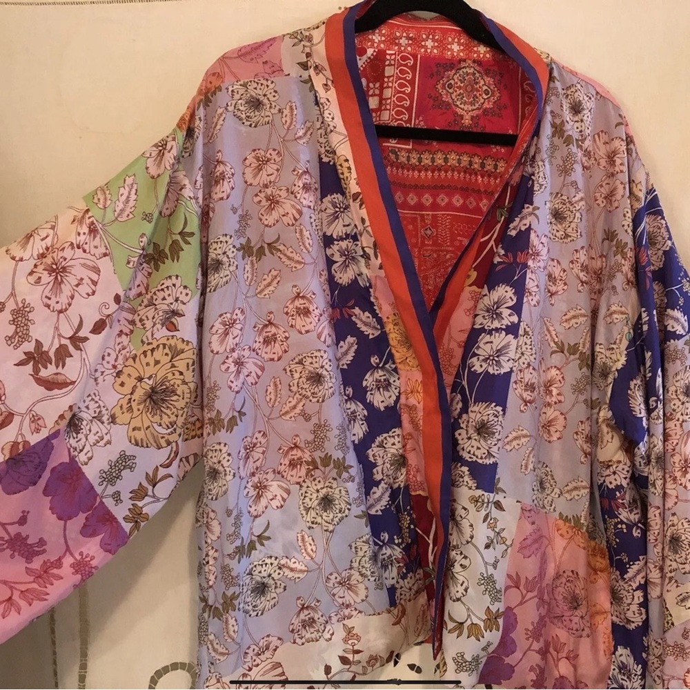 Johnny Was NWOT Multicolor reversible Floral Robe